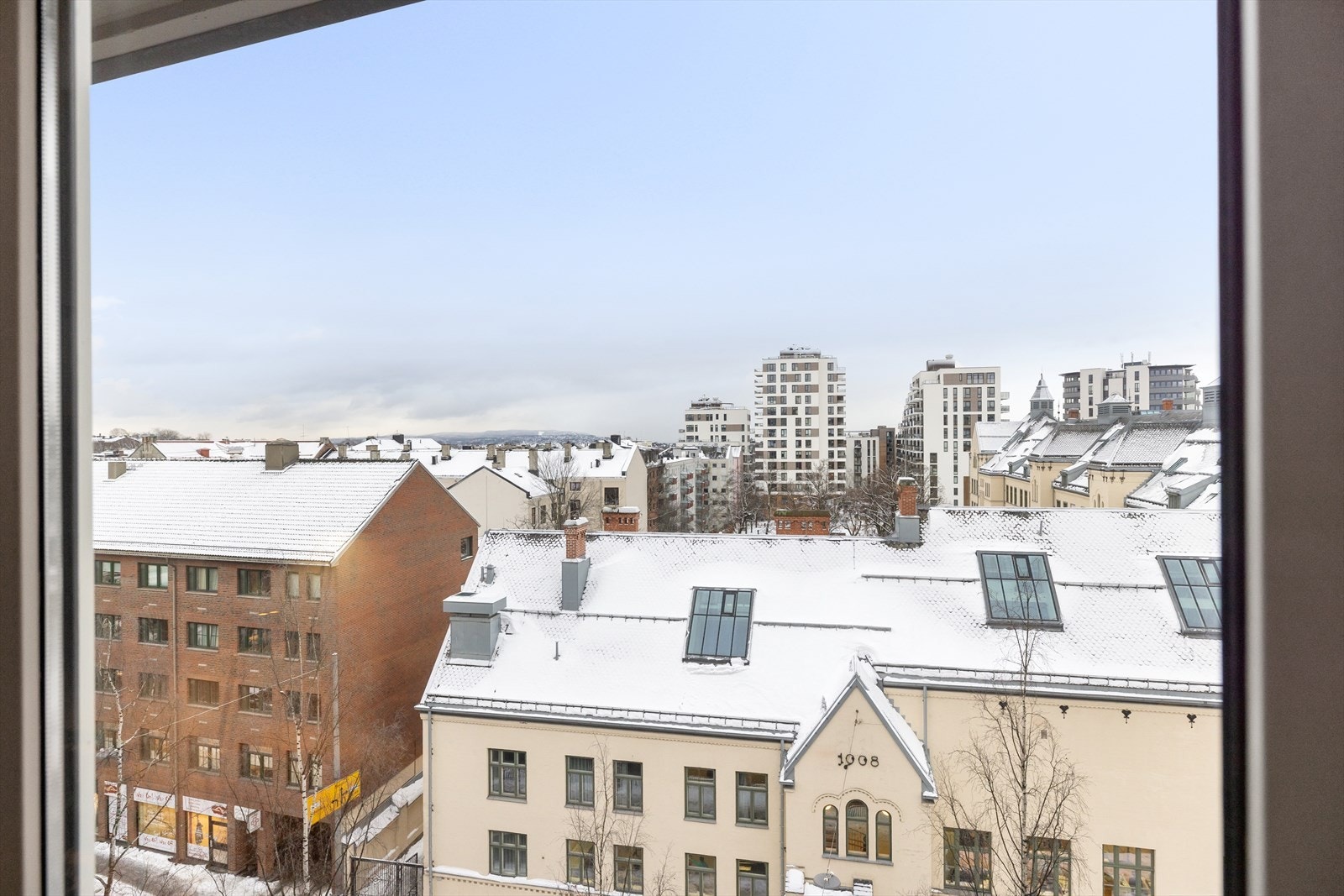 En lys, romslig og gjennomgående 3-roms toppleilighet midt på Majorstuen. Galleribilde