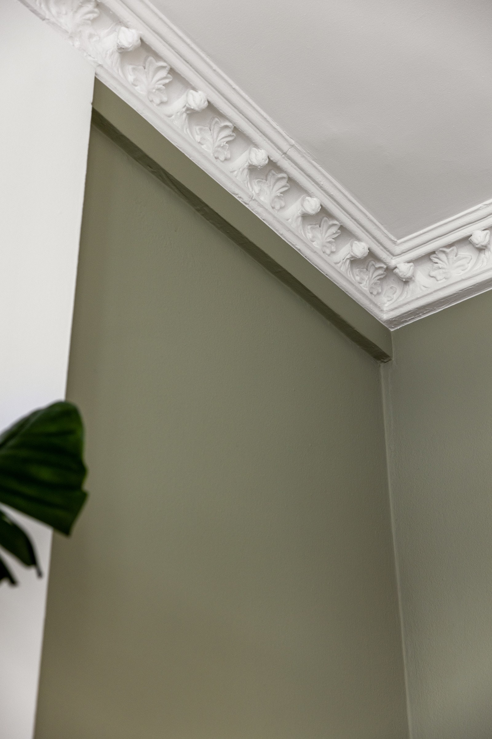 Klassiske detaljer og god takhøyde på 3 meter Galleribilde