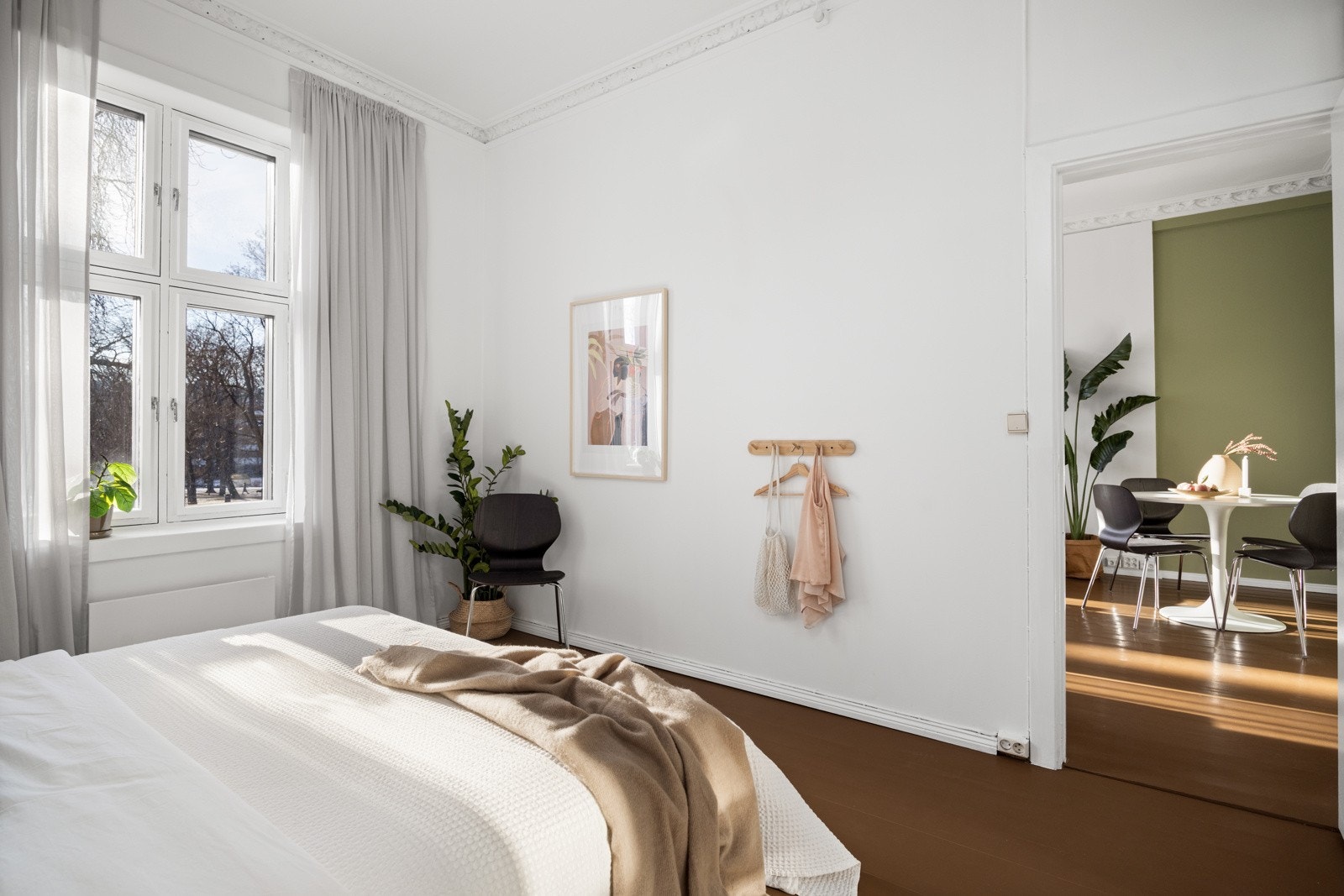 Gode lysforhold og flott utsikt mot parken Galleribilde