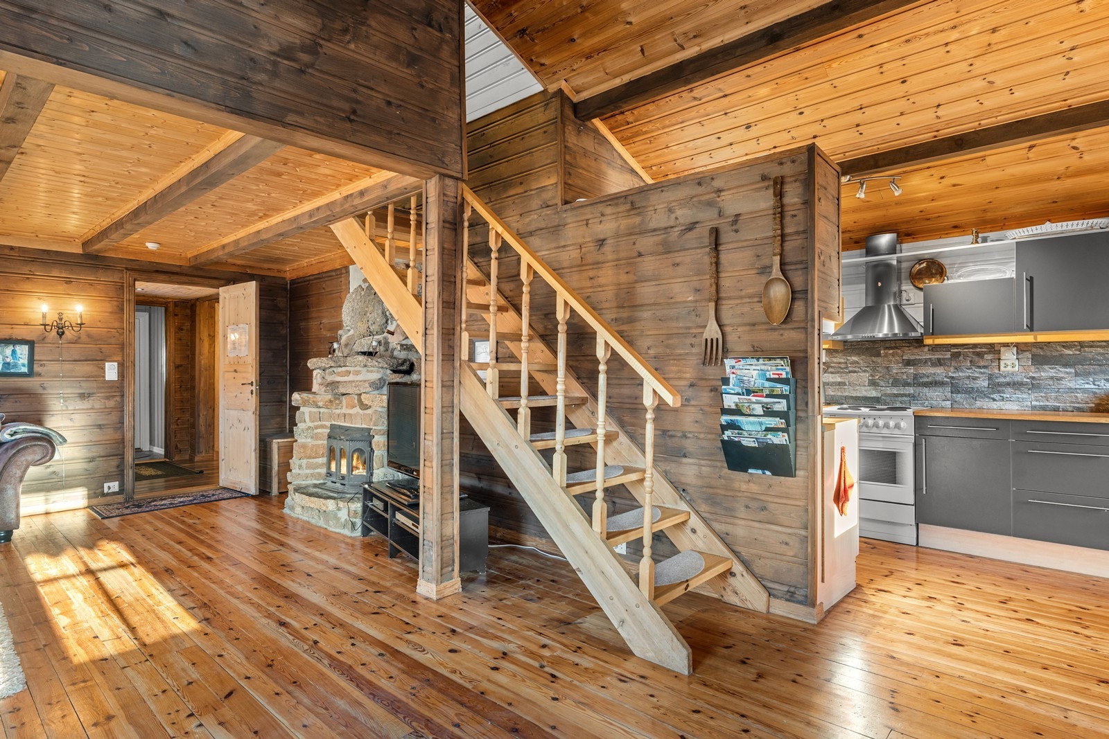 Trappeløp til soverommene i 2. etg Galleribilde