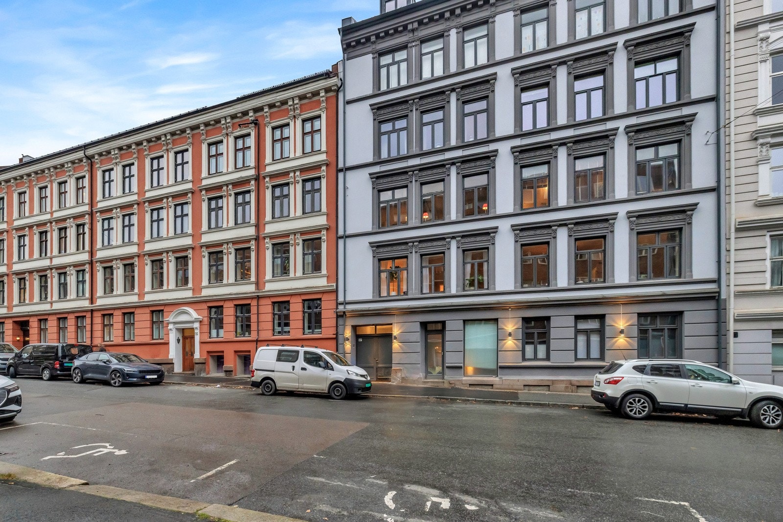 Både taket og fasaden ble rehabilitert av fagfolk i 2022 Galleribilde