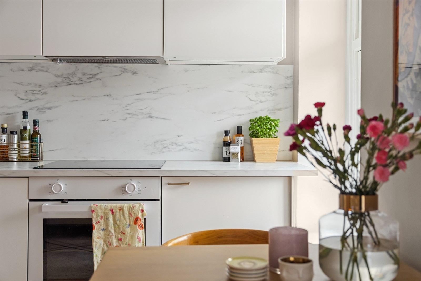 I 2022 ble varmtvannsberederen skiftet, denne er plassert i benkeskap på kjøkkenet Galleribilde