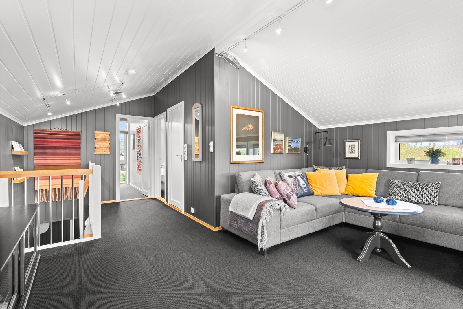 Innenfor loftssuen er det 2 soverom og et bad Galleribilde