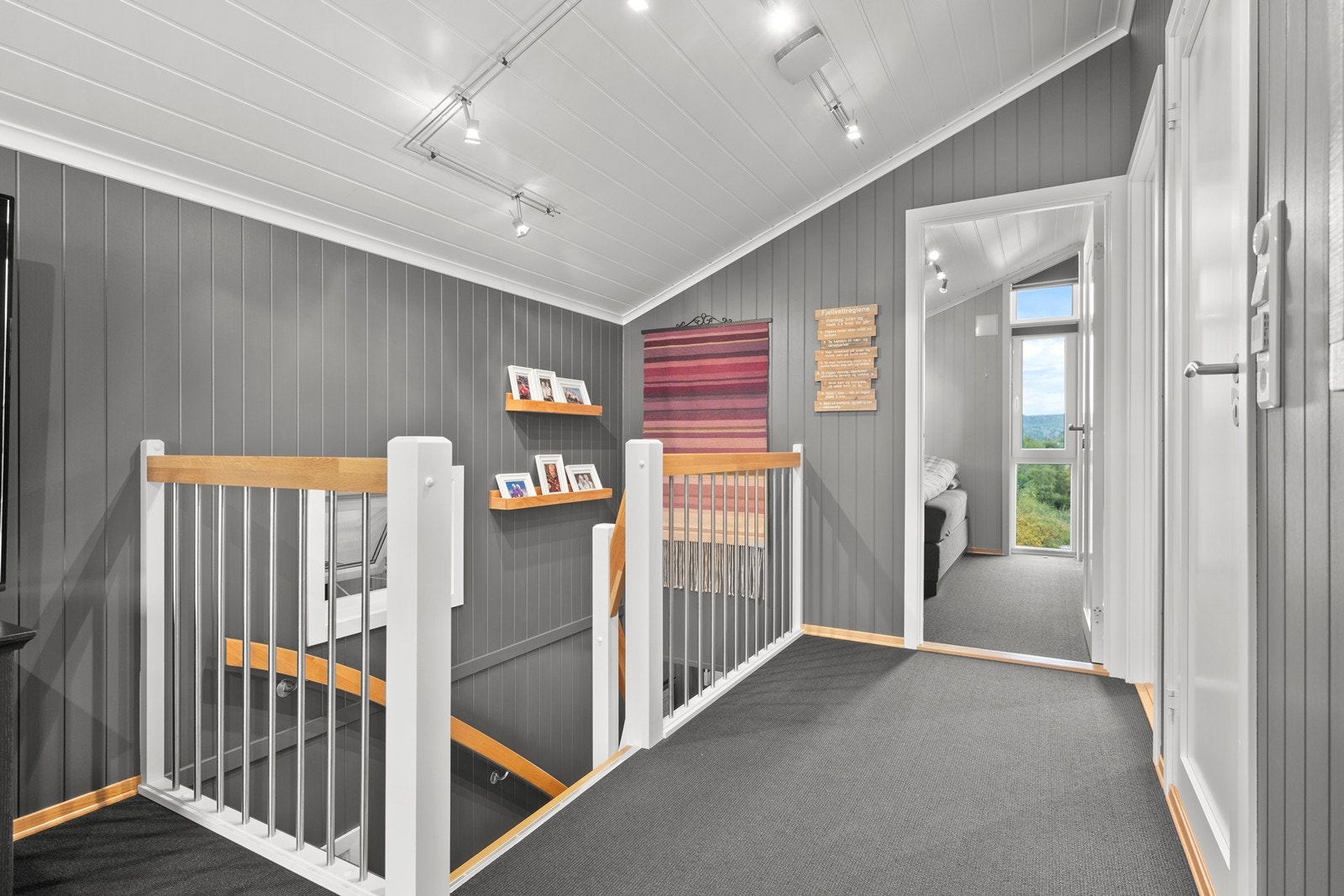 Trappeløpet til første etasje Galleribilde