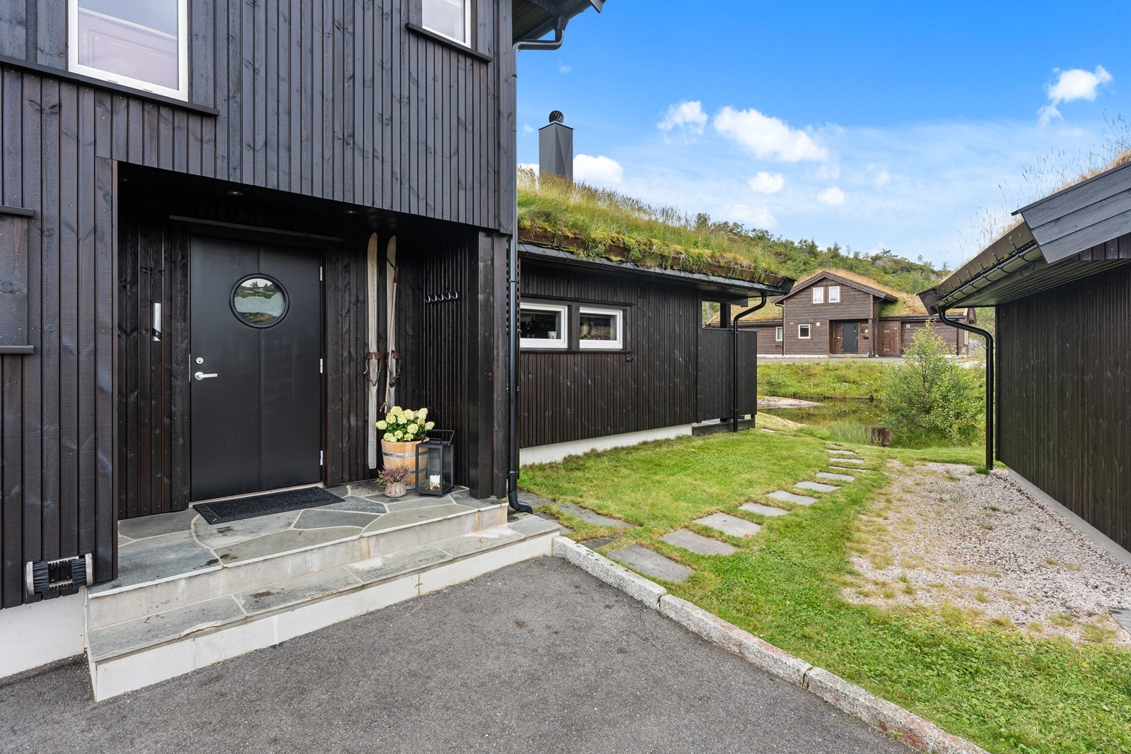 Velkommen inn til Øvre Ørnefjellvegen 27 Galleribilde