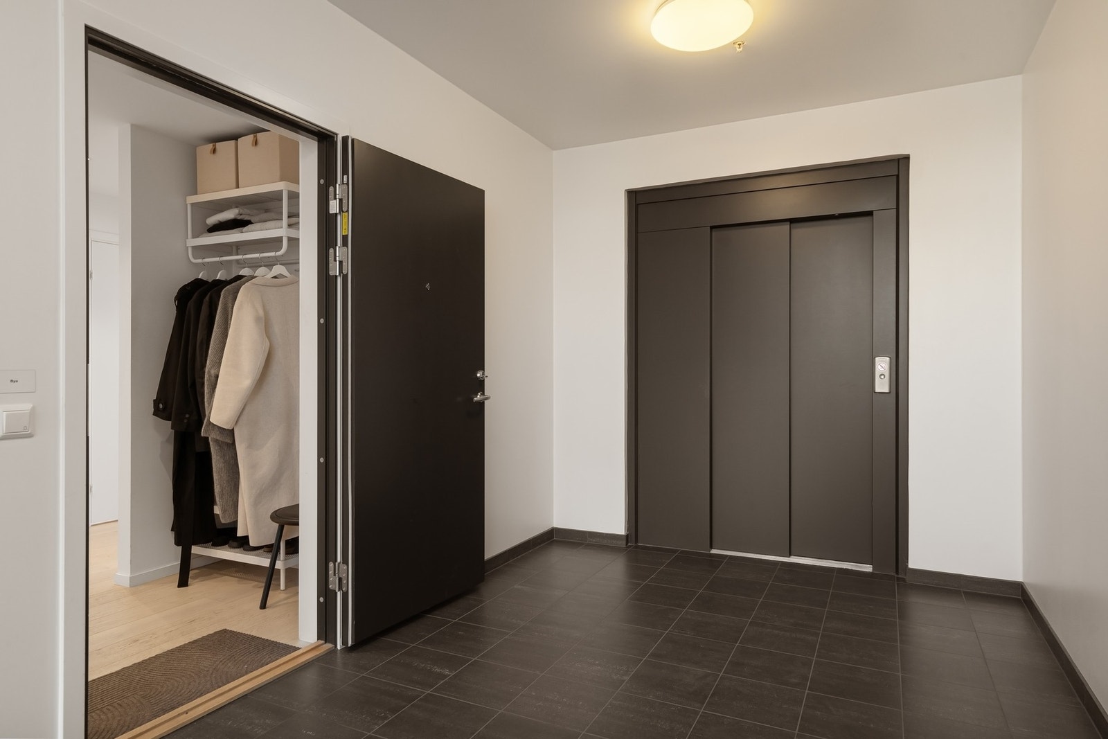 Det er heisadgang direkte til inngangsdøren. Galleribilde