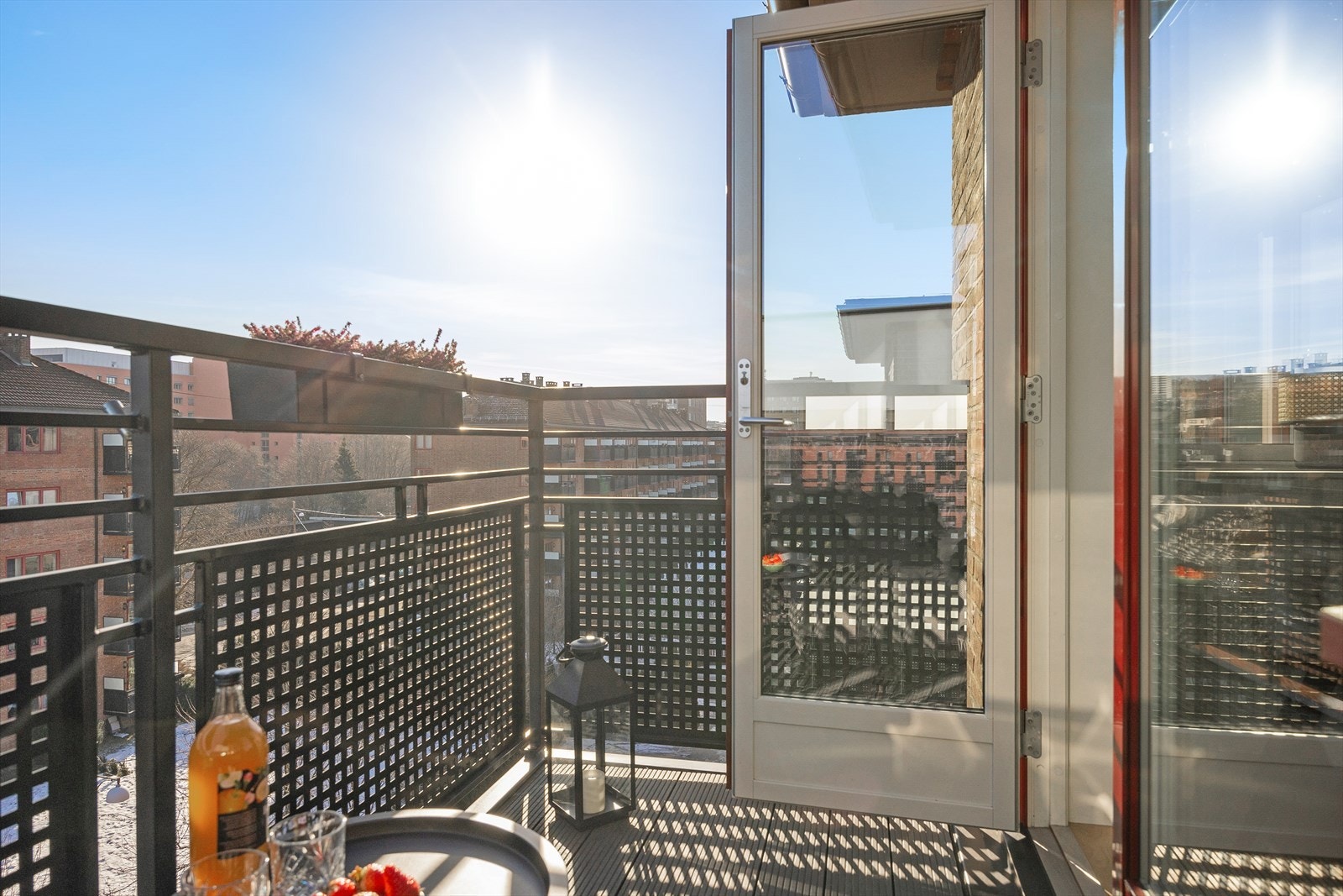 Her kan du enkelt innrede med utemøbler, beplantning og gass-/elektrisk grill. Galleribilde