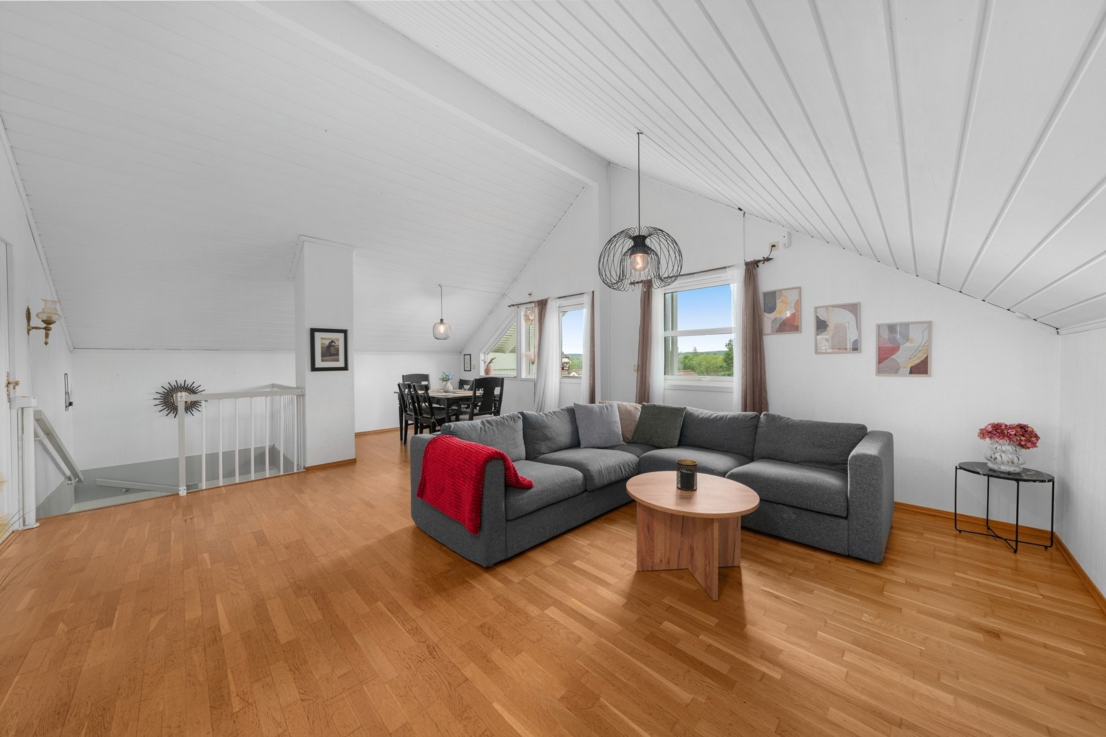 God plass med godt lysinnslipp Galleribilde