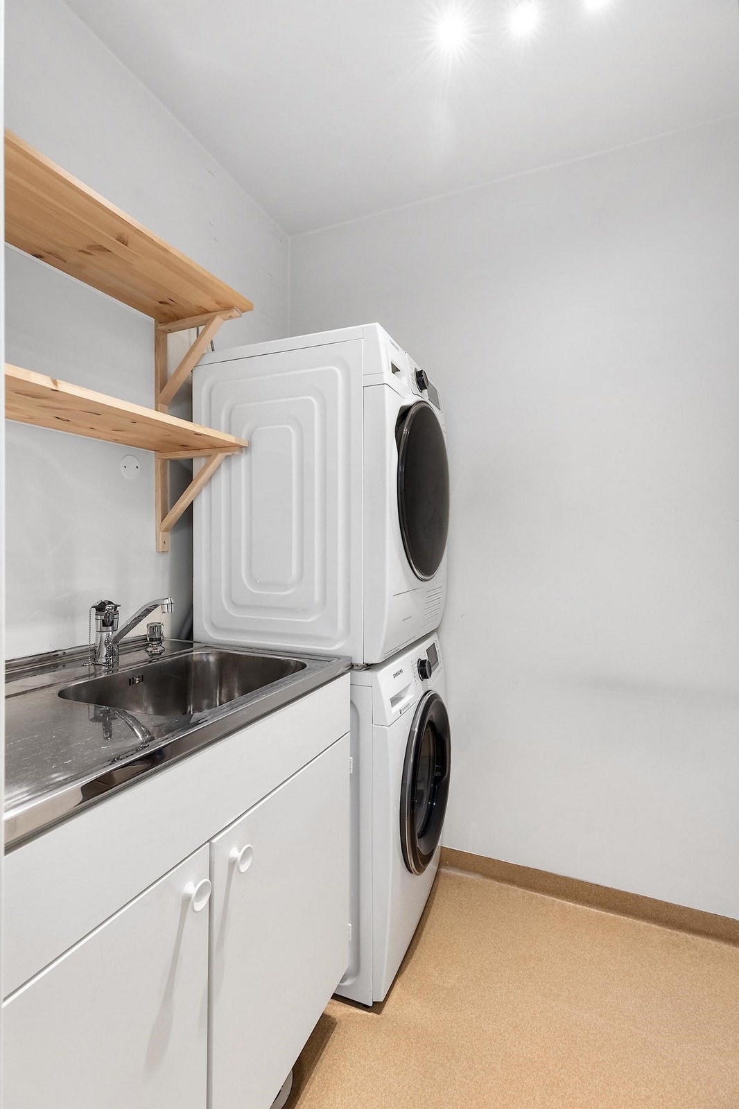 Vaskerom Galleribilde