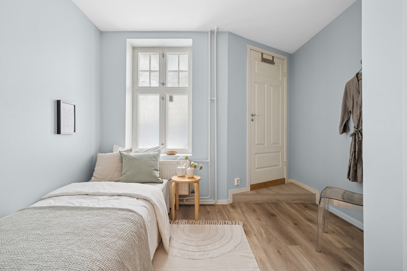 Fra soverom 3 er det utgang til bakgården. Galleribilde