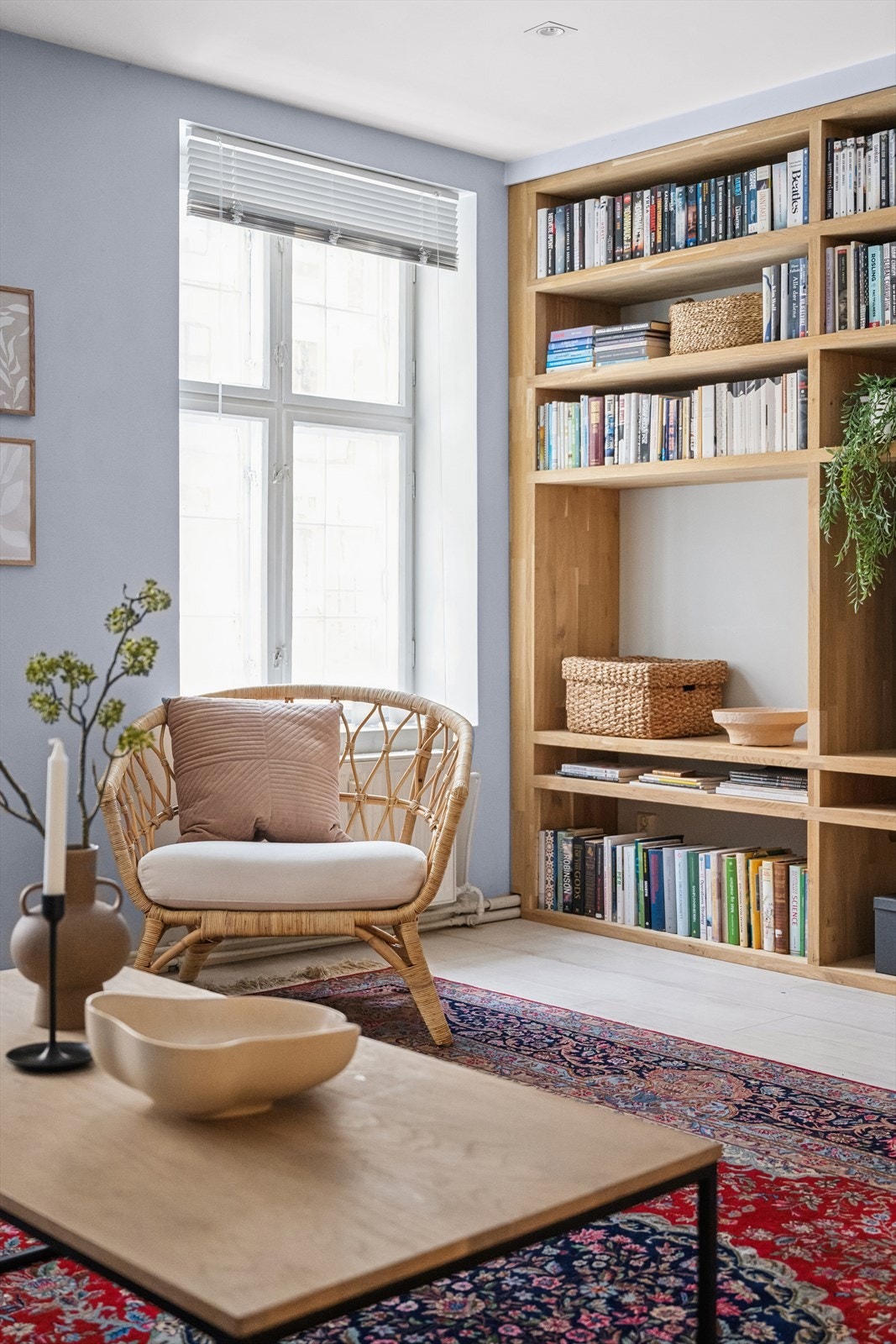 Oppvarmingen av leiligheten er via radiatorer tilknyttet bergvarme. Galleribilde