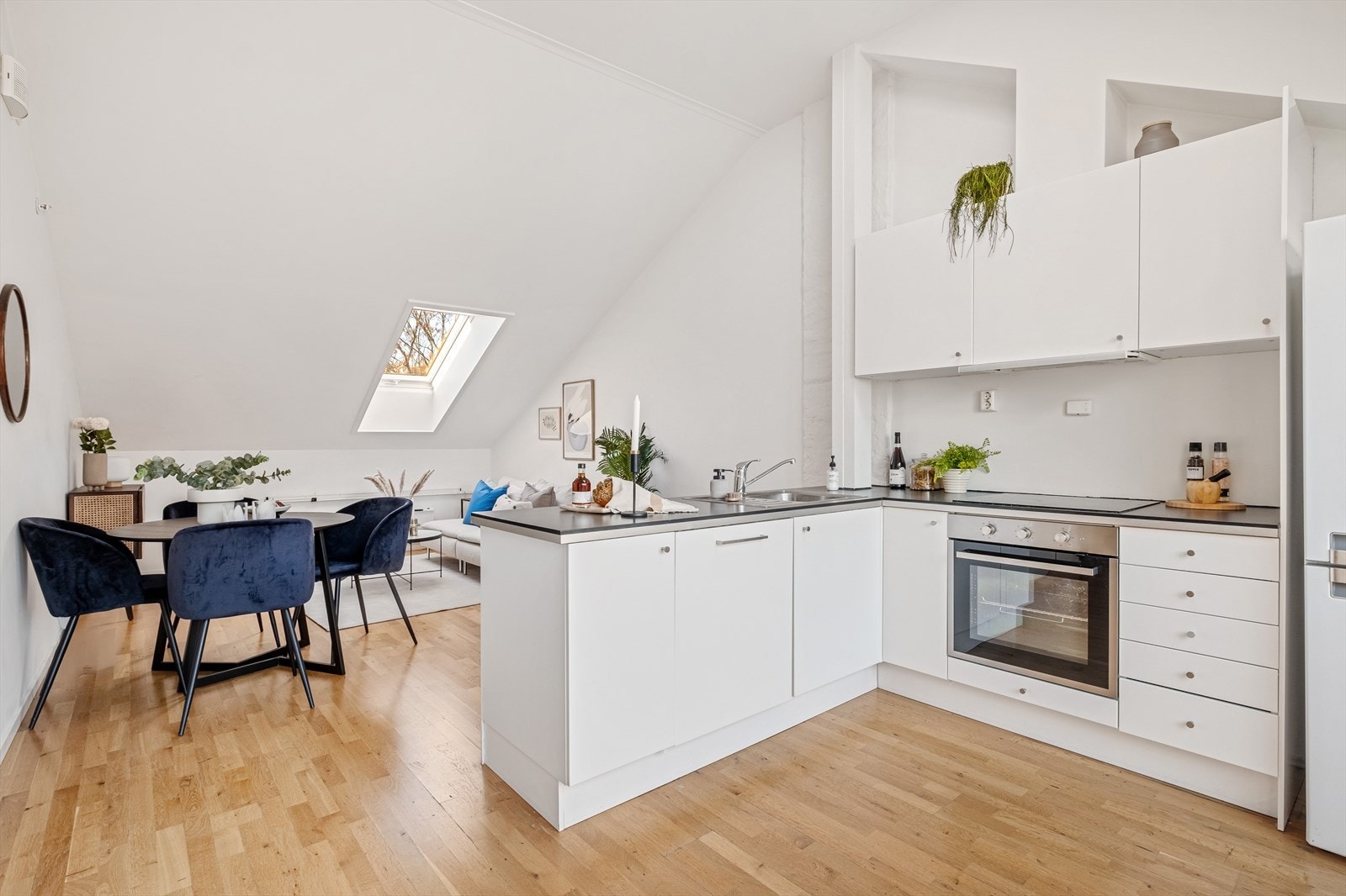 Svært etterspurt beliggenhet på Kiellands Plass! Galleribilde