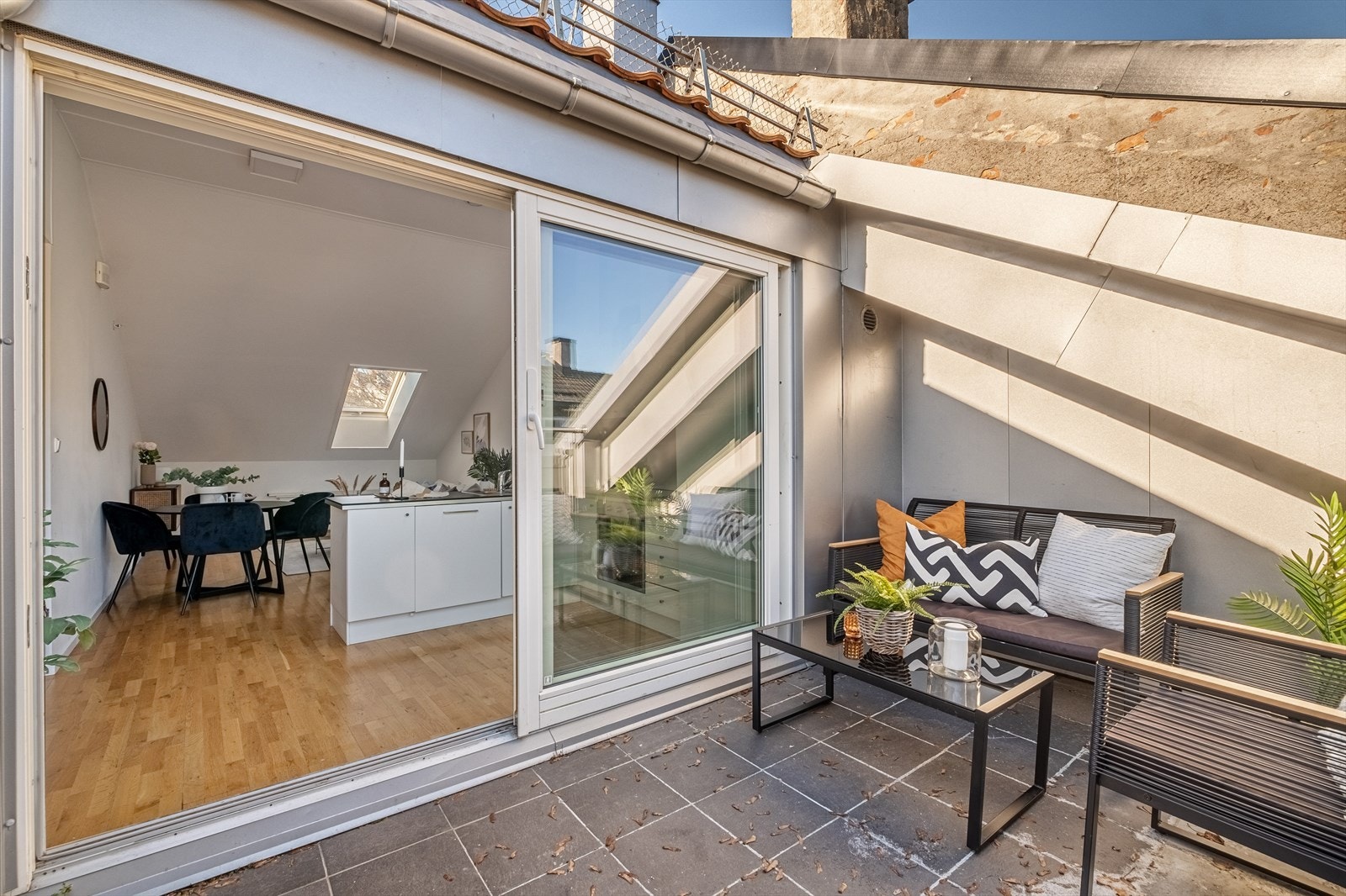 God plass til utemøblement. Galleribilde