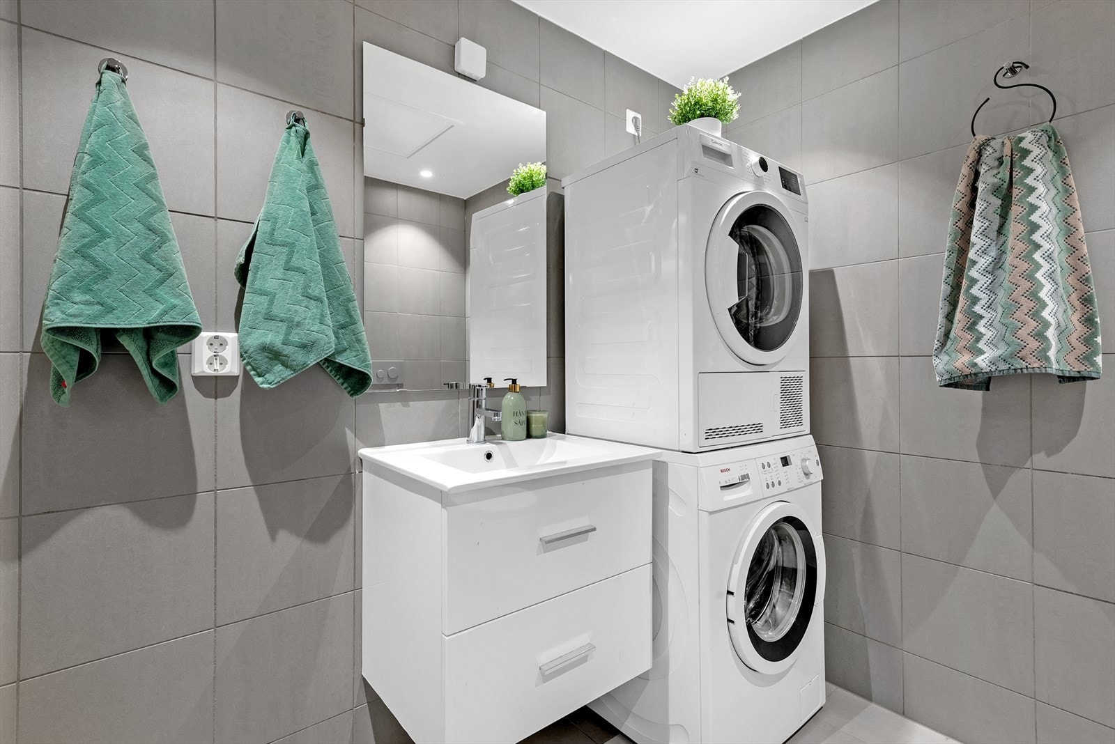 Plass for vaskemaskin og tørketrommel. Galleribilde