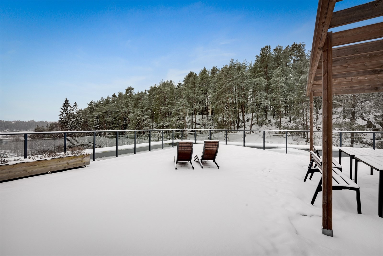 Felles takterrasse med fantastiske muligheter for sol. Galleribilde