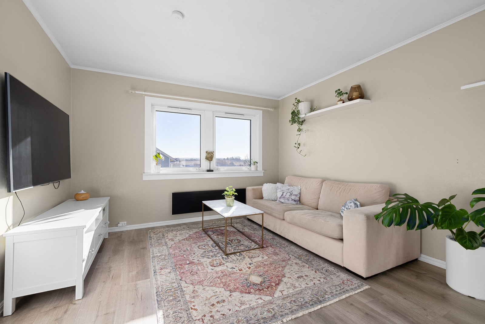 Fin utsikt kan du glede deg over også i stuen - året gjennom. Galleribilde