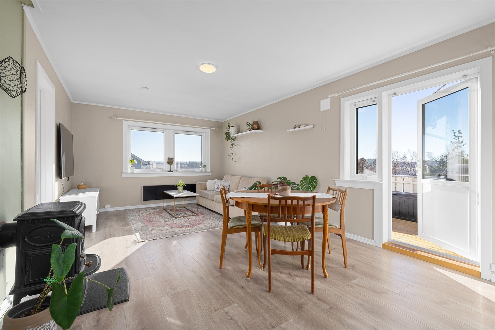 Holstebroveien 4C presenteres av Jørgen Sande Johansen i Krogsveen. Galleribilde