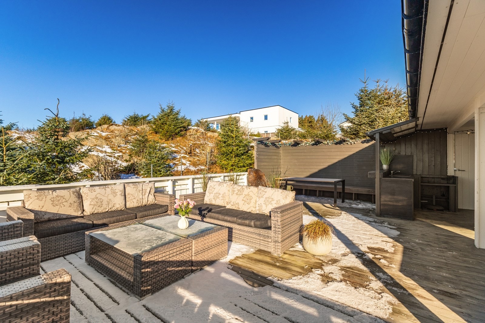 Uteplassen er på hele 80 m2. Galleribilde