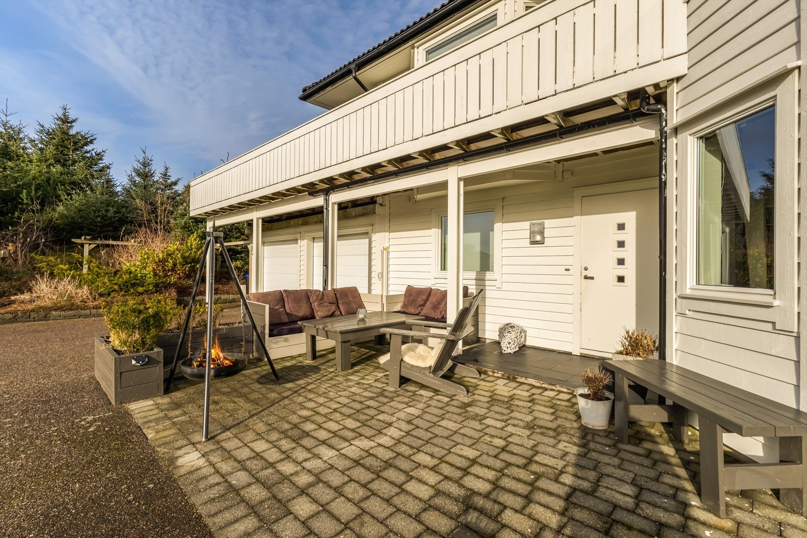 Fint uteområde også ved inngangsparti Galleribilde