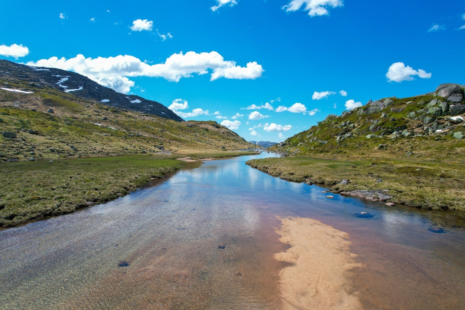 En av mange idylliske badeplasser som du finner i Jogledalen Galleribilde