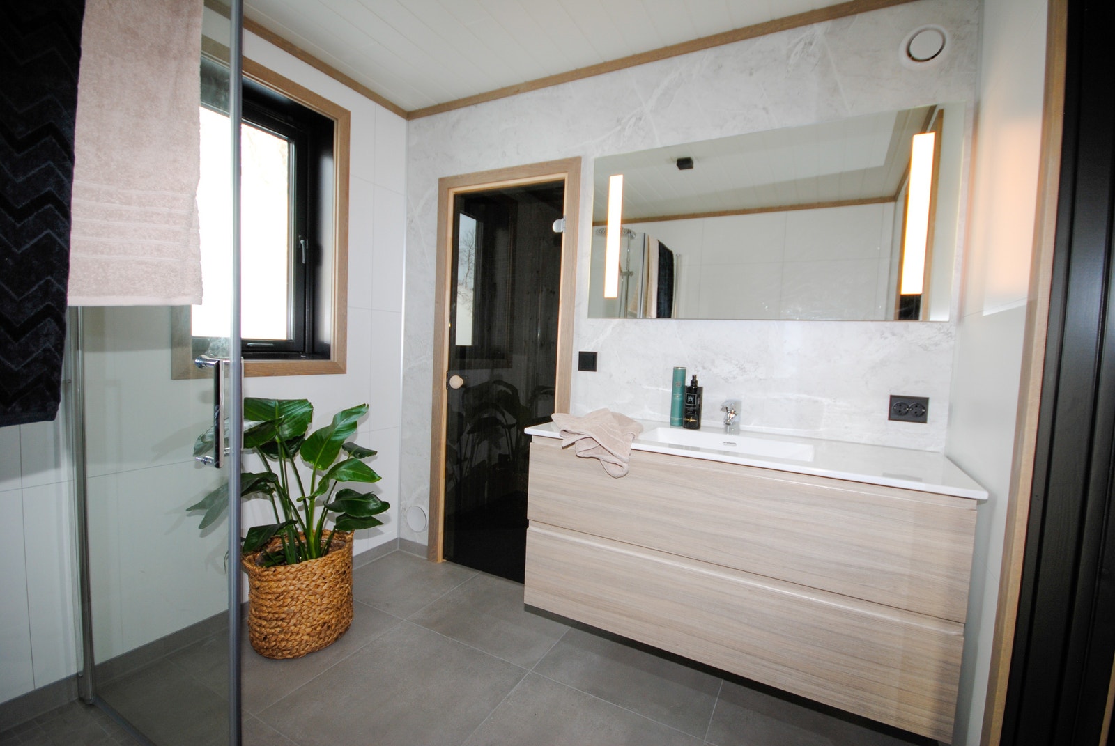 Bad 1etasje med mulighet for badstue Galleribilde