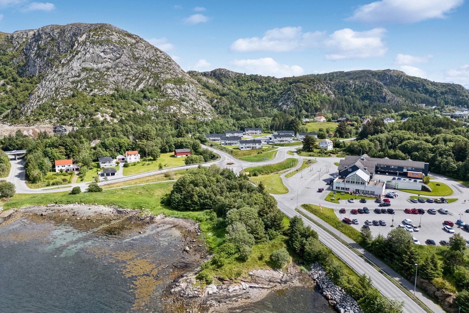 De ulike teigene er i dag regulert til forskjellige formål, som havneområde, boligbebyggelse og LNF-område. Galleribilde
