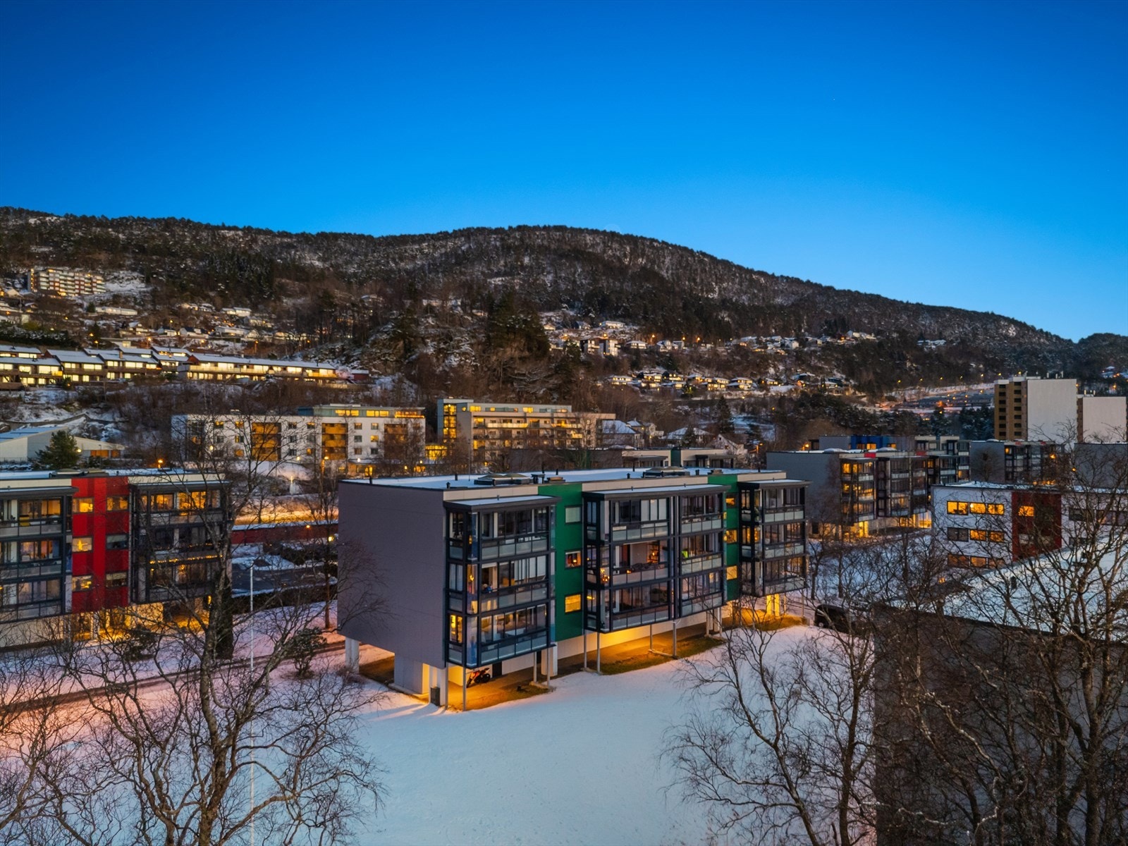 - Leiligheten ligger i Lynghaug borettslag, et veldrevet og attraktivt lag med fornuftig økonomi og egen vaktmester - Galleribilde