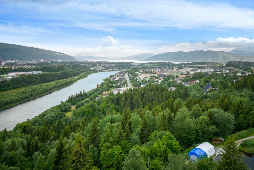 Endetomt i høyden på Selfors, lang solgang og en vannvittig utsikt! Galleribilde