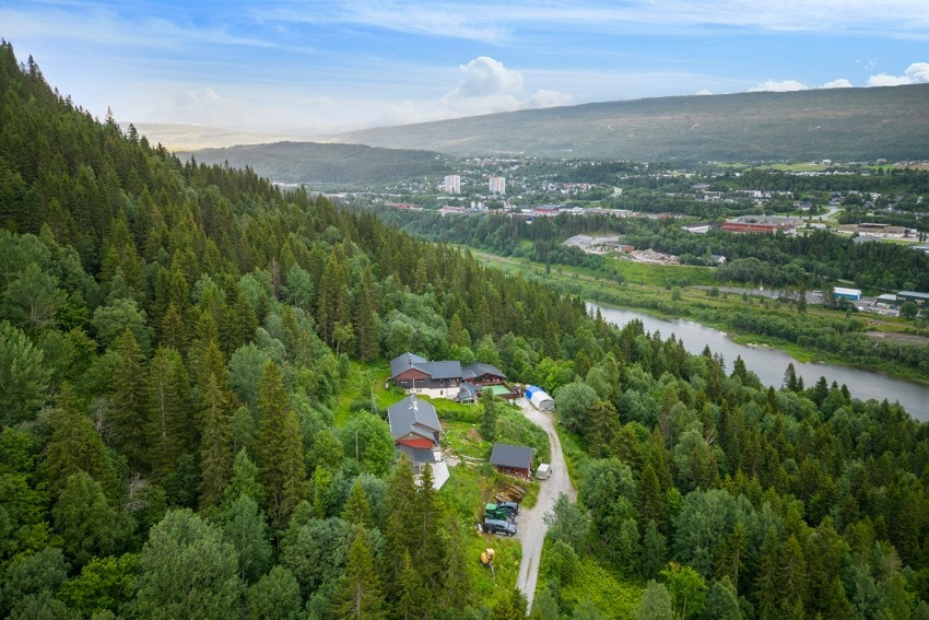 Bygg din egen drømmebolig på attraktive Selfors - Eiendommen har en luftig beliggenhet, lang solgang og en vannvittig utsikt! Galleribilde