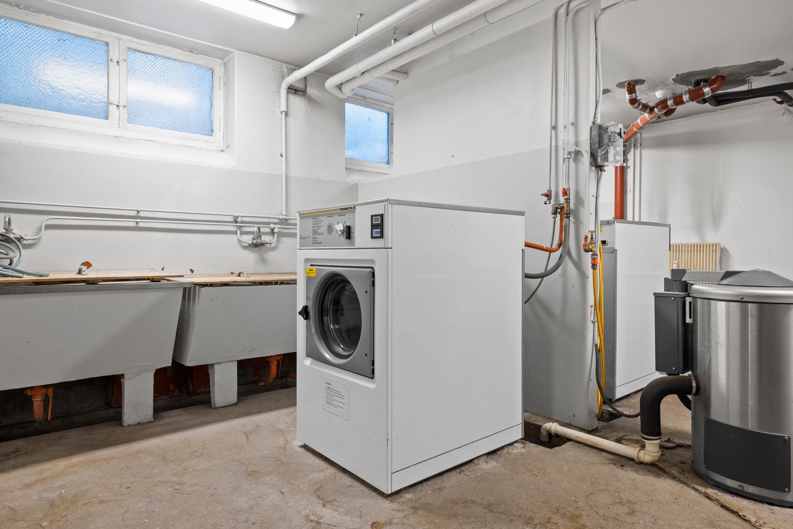 Fellesvaskeri i kjelleren Galleribilde