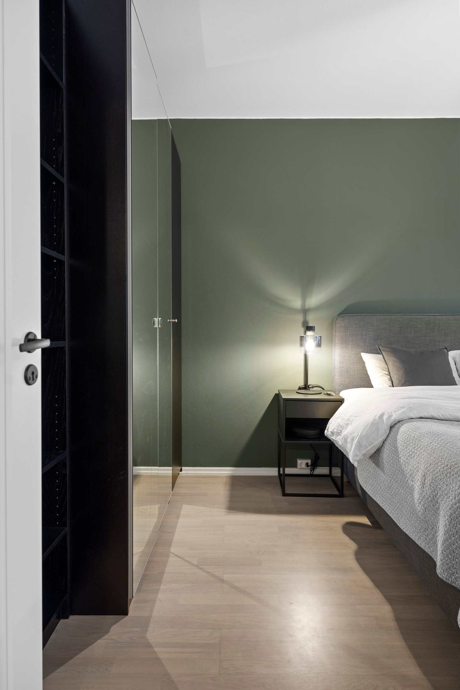 Delikat og stort soverom. Galleribilde