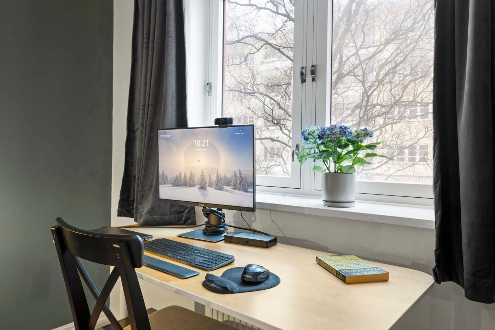 Kontorplass. Galleribilde