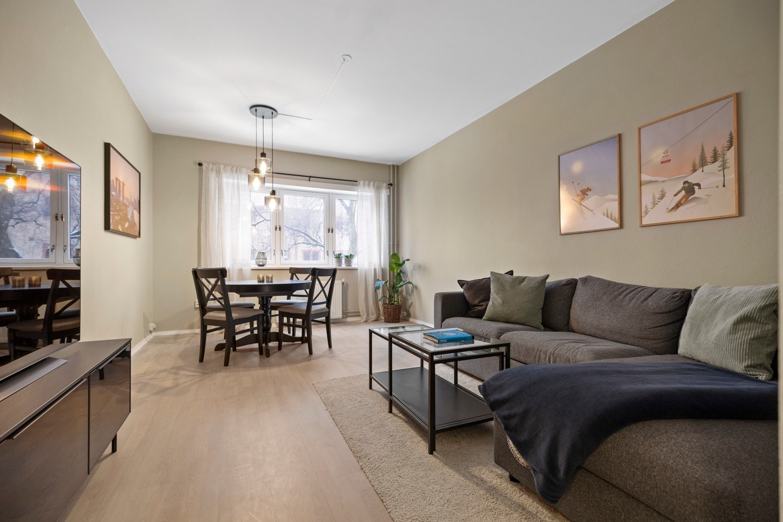 Bo godt i denne fine og sjarmerende leiligheten. Galleribilde