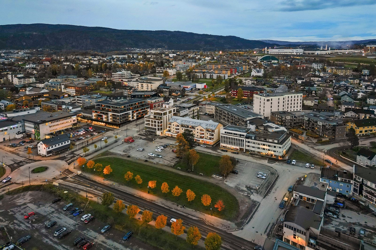 Mot bygget og området. Galleribilde