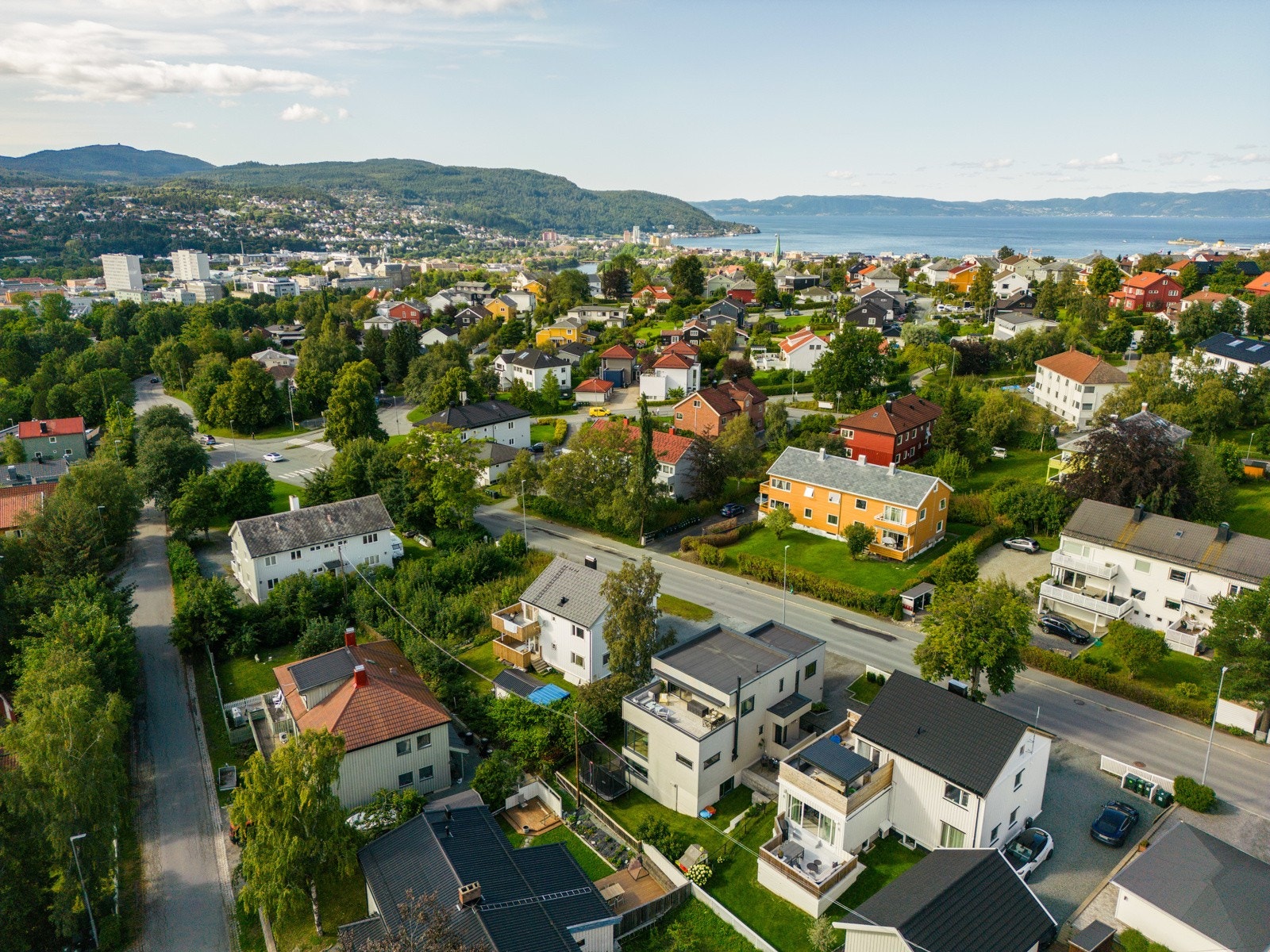 Med moderne fasiliteter og et gjennomtenkt design er det ikke nødvendig å tenke på behovet for oppussing, her har du alt du måtte trenge for en komfortabel hverdag. Galleribilde