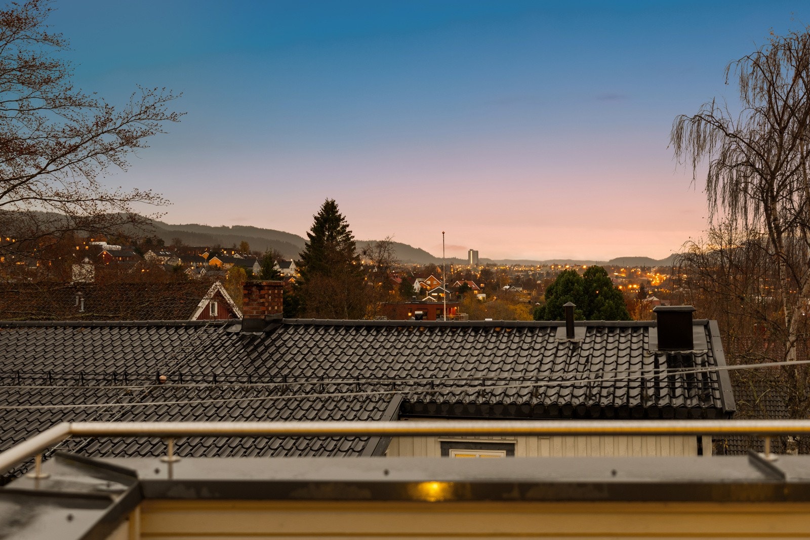 Utsikten er like fin på dagtid som kveldstid. Galleribilde