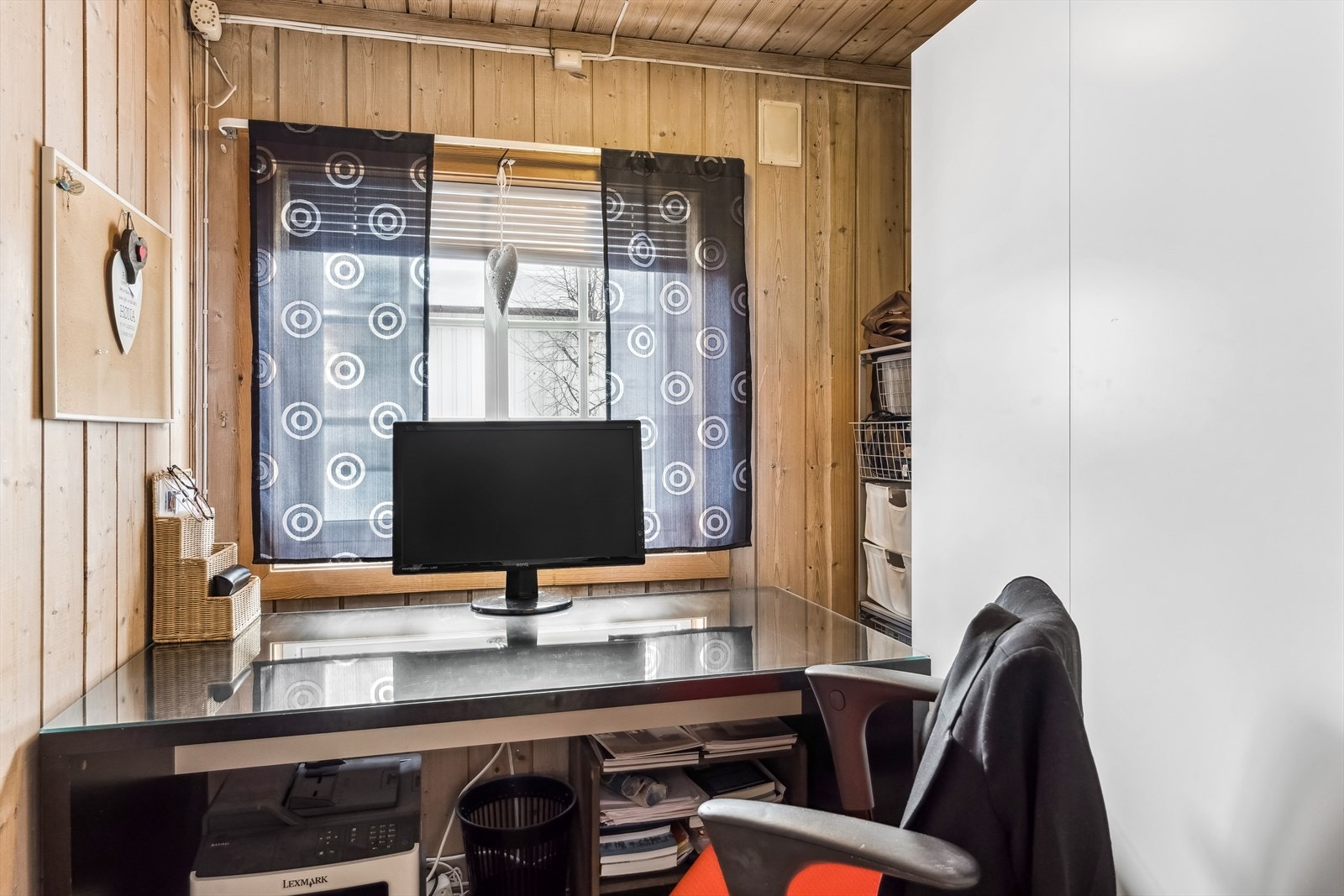 Kontor/soverom i hovedetasjen. Galleribilde
