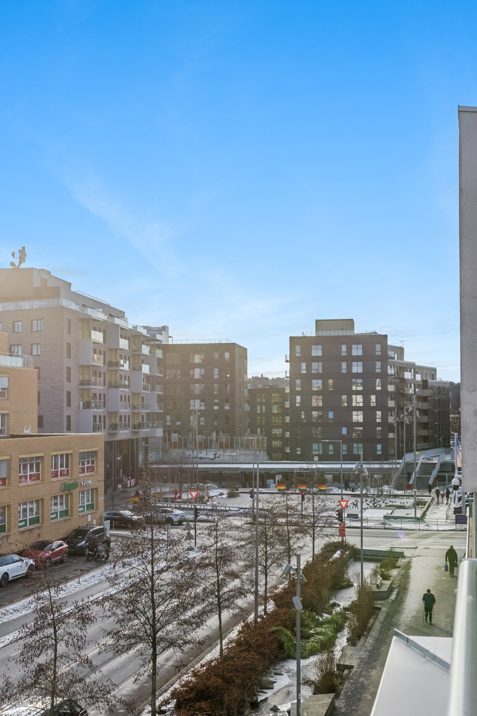 Fint utsyn mot Ensjø Torg Galleribilde