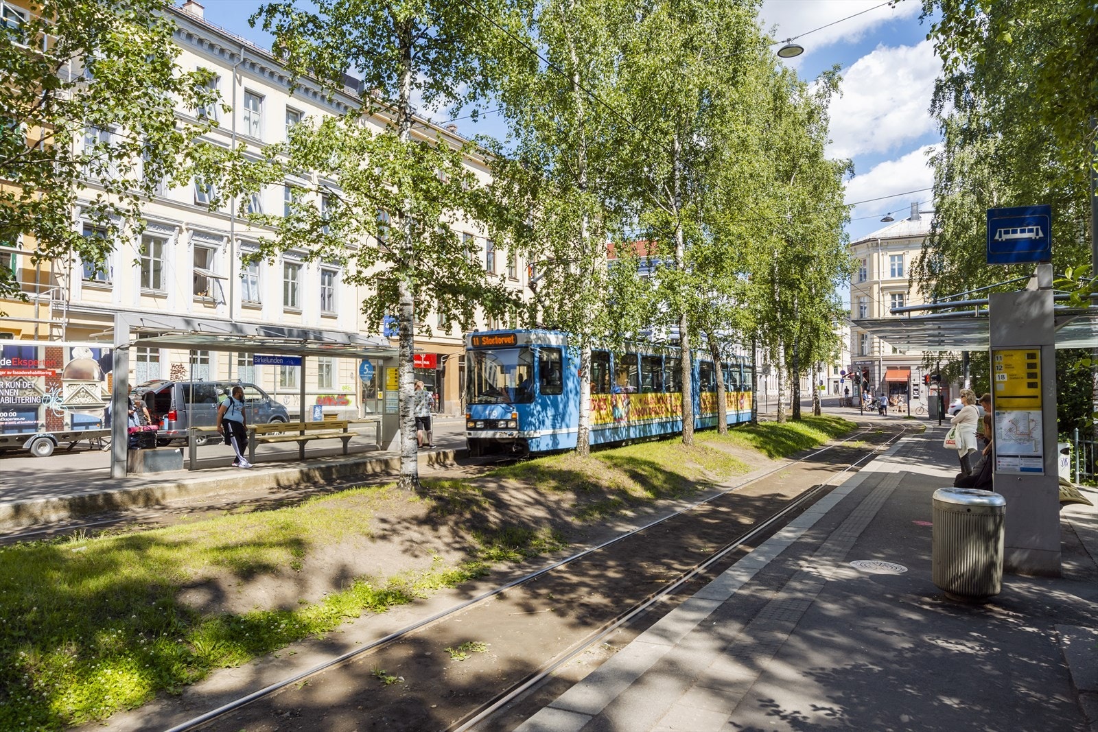 Området har gode kollektivforbindelser. Med tilgang til både trikk og buss er det enkelt å komme seg både ned i sentrum og opp i marka Galleribilde
