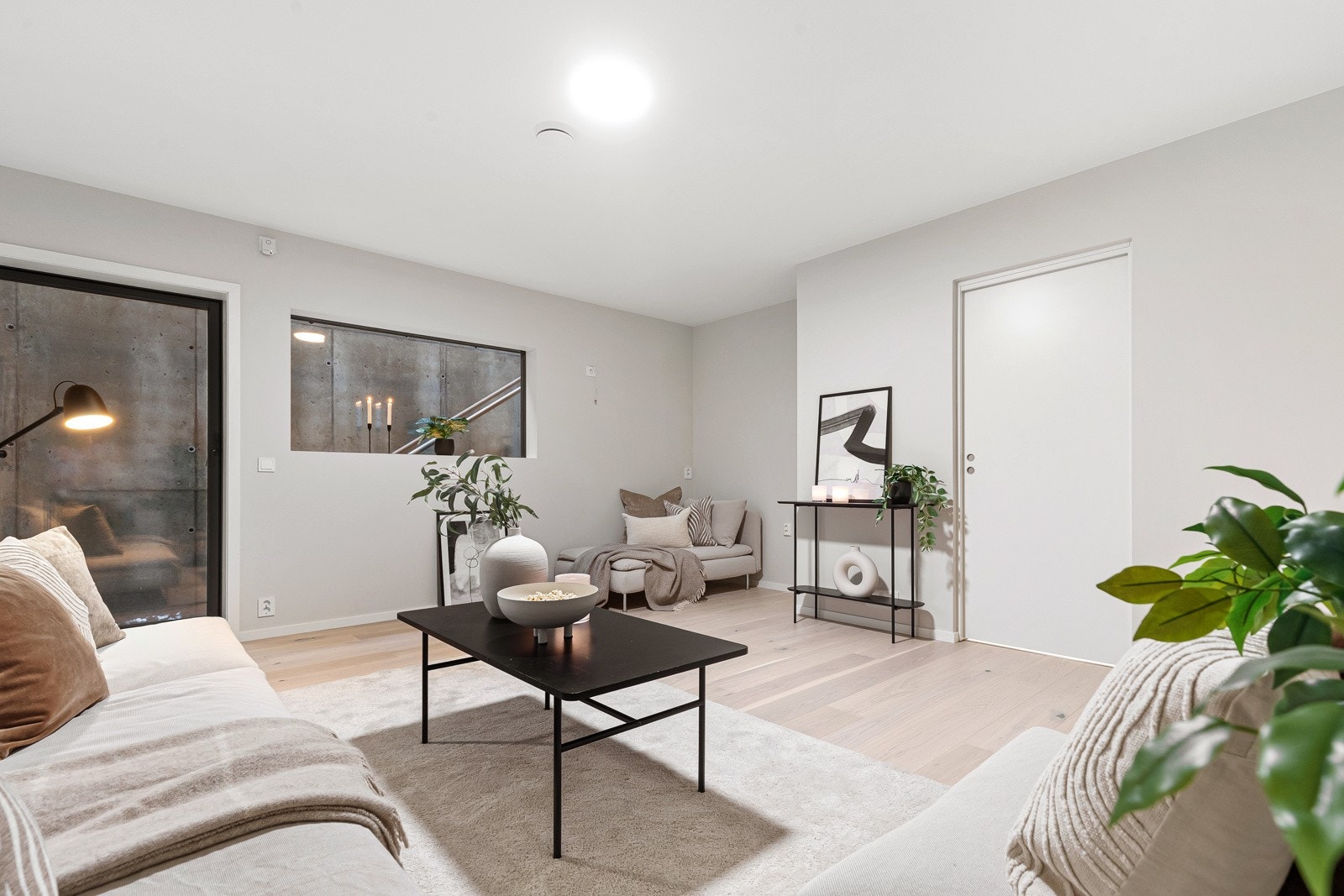 Bad ligger vegg i vegg med kjellerstuen. Galleribilde