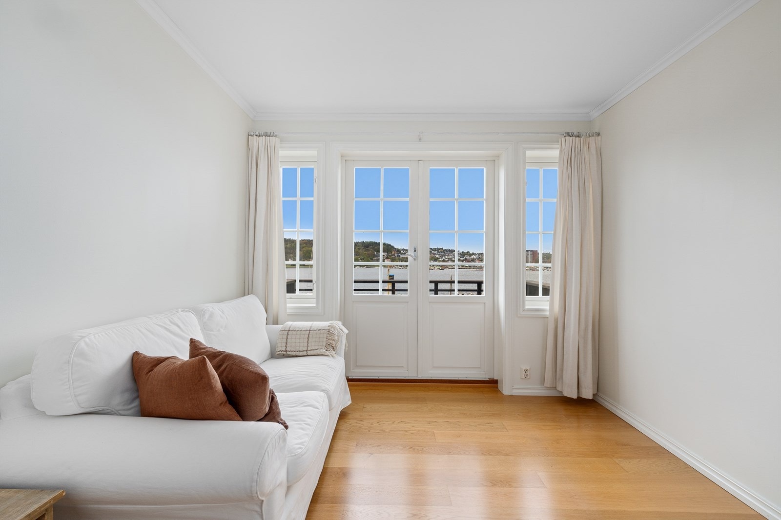 Soverom med utgang til balkong Galleribilde