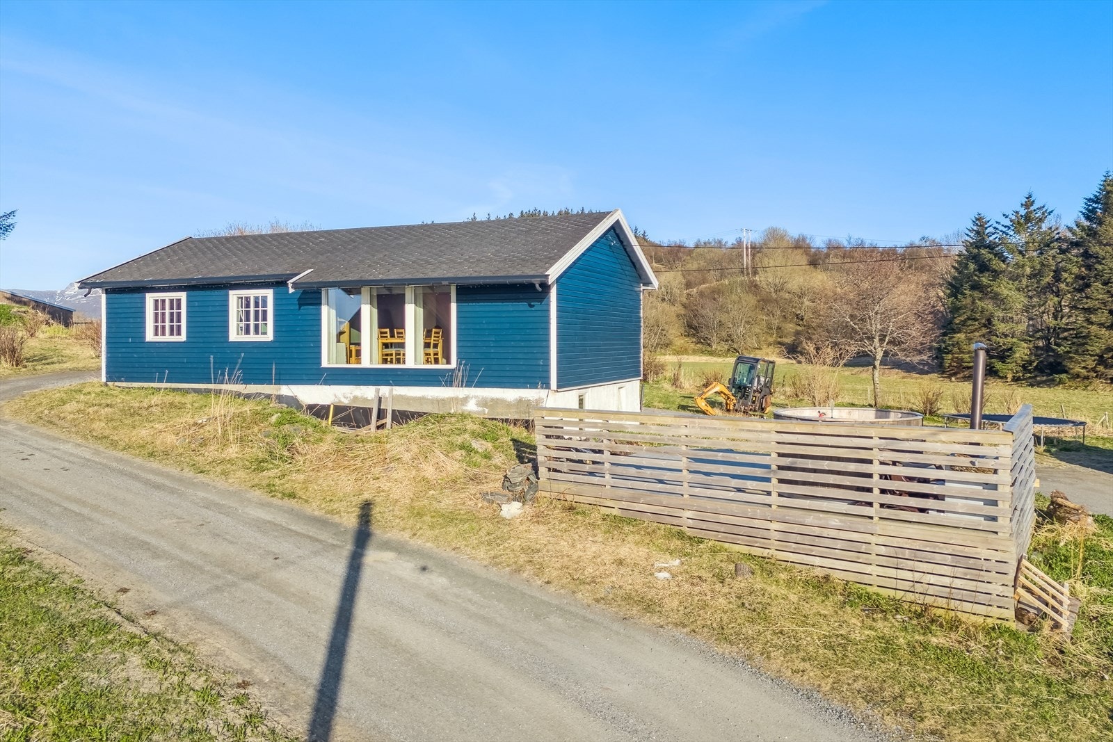 Badestamp like ved boligen. Galleribilde