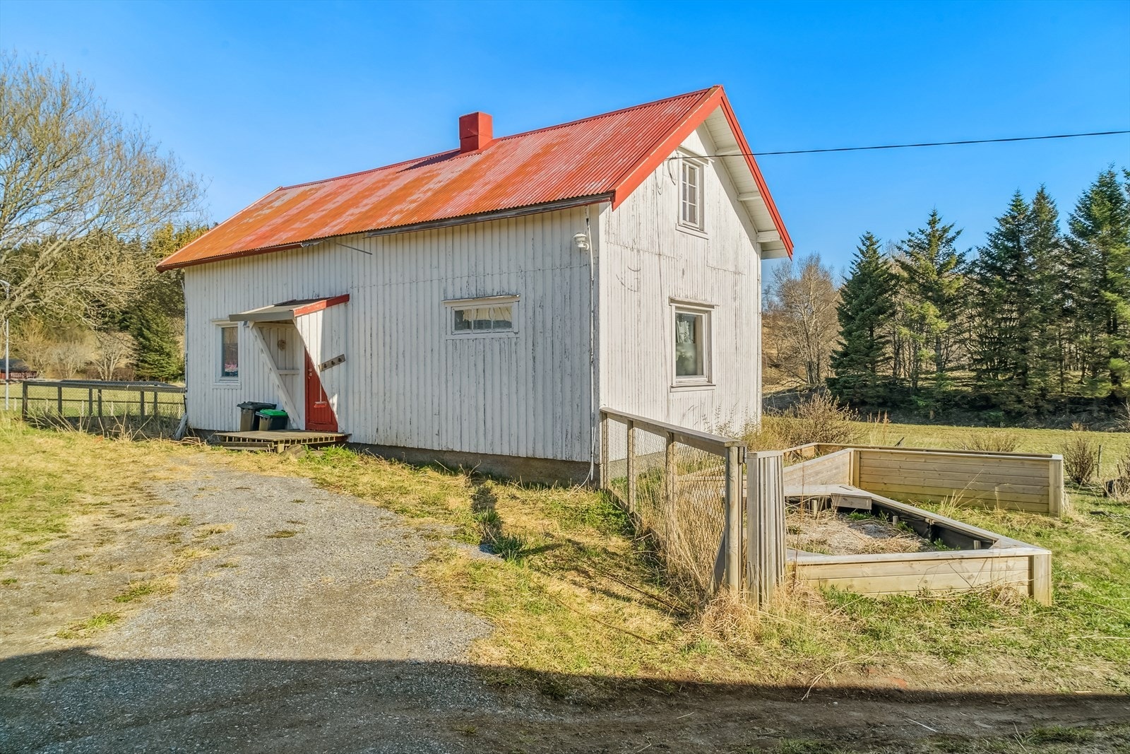 Mot fasade av Klubben 12. Boligen er registrert som Sefrakminne, grunnet historikk. Galleribilde