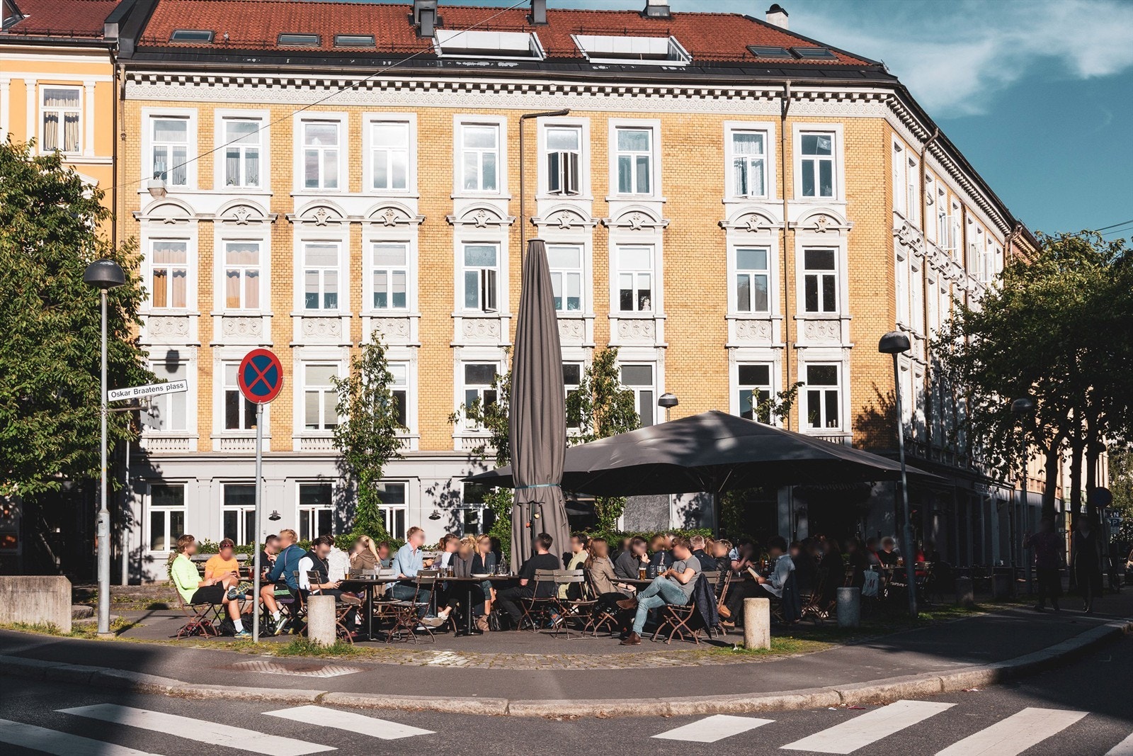 Grisen på Oskar Braatens Plass - Kanskje Torshovs hyggeligste uteservering Galleribilde