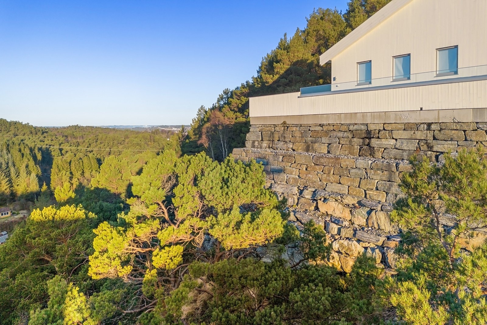 Kun 4 minutter i bil til Askøy broen Galleribilde