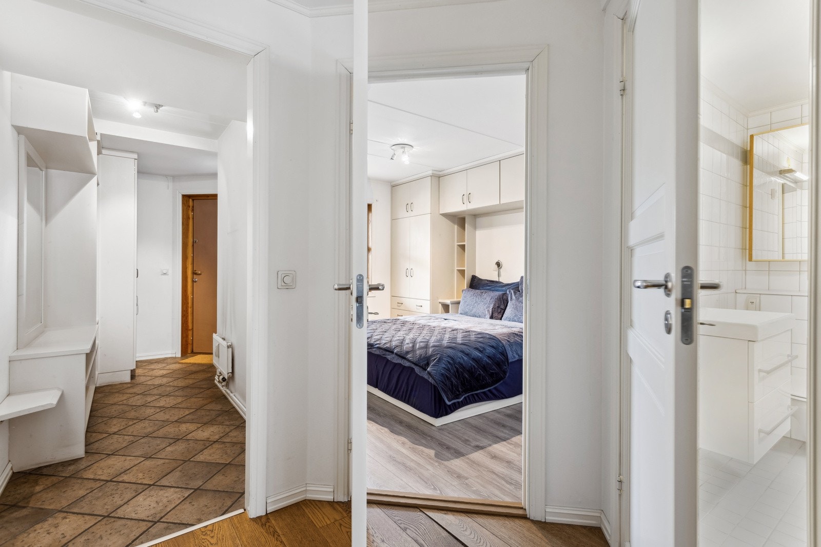 Entré utstyrt med dør-calling annlegg. Galleribilde