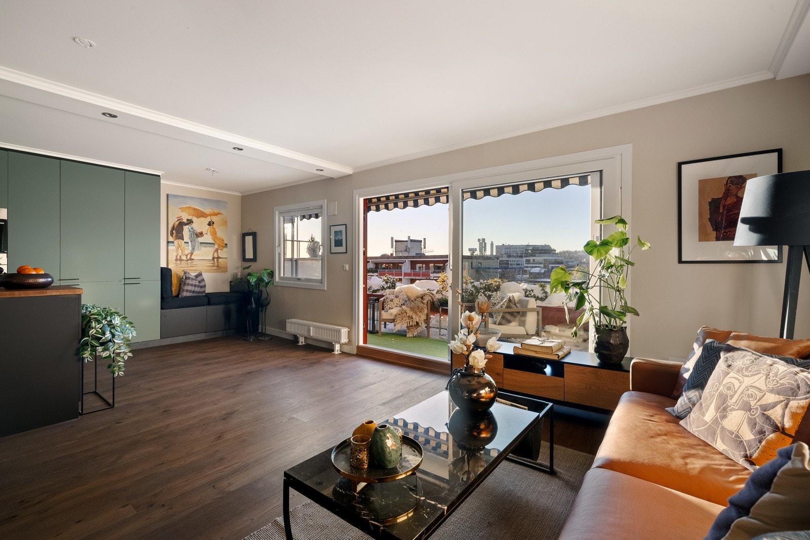 I senere tid er det montert ny radiator i stue/kjøkken. Galleribilde