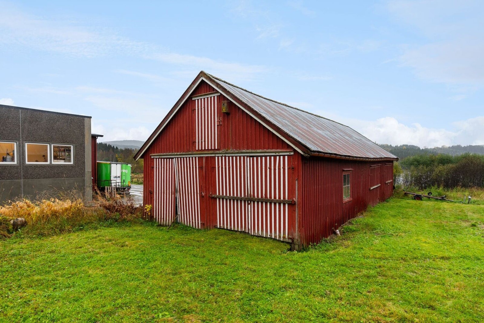 Uthuset måler 87 kvm. Galleribilde