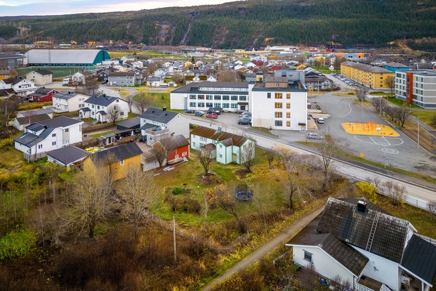 Lars Meyers gt. 33 er et enestående anlegg som er intakt med bolig skott og fjøs. Galleribilde