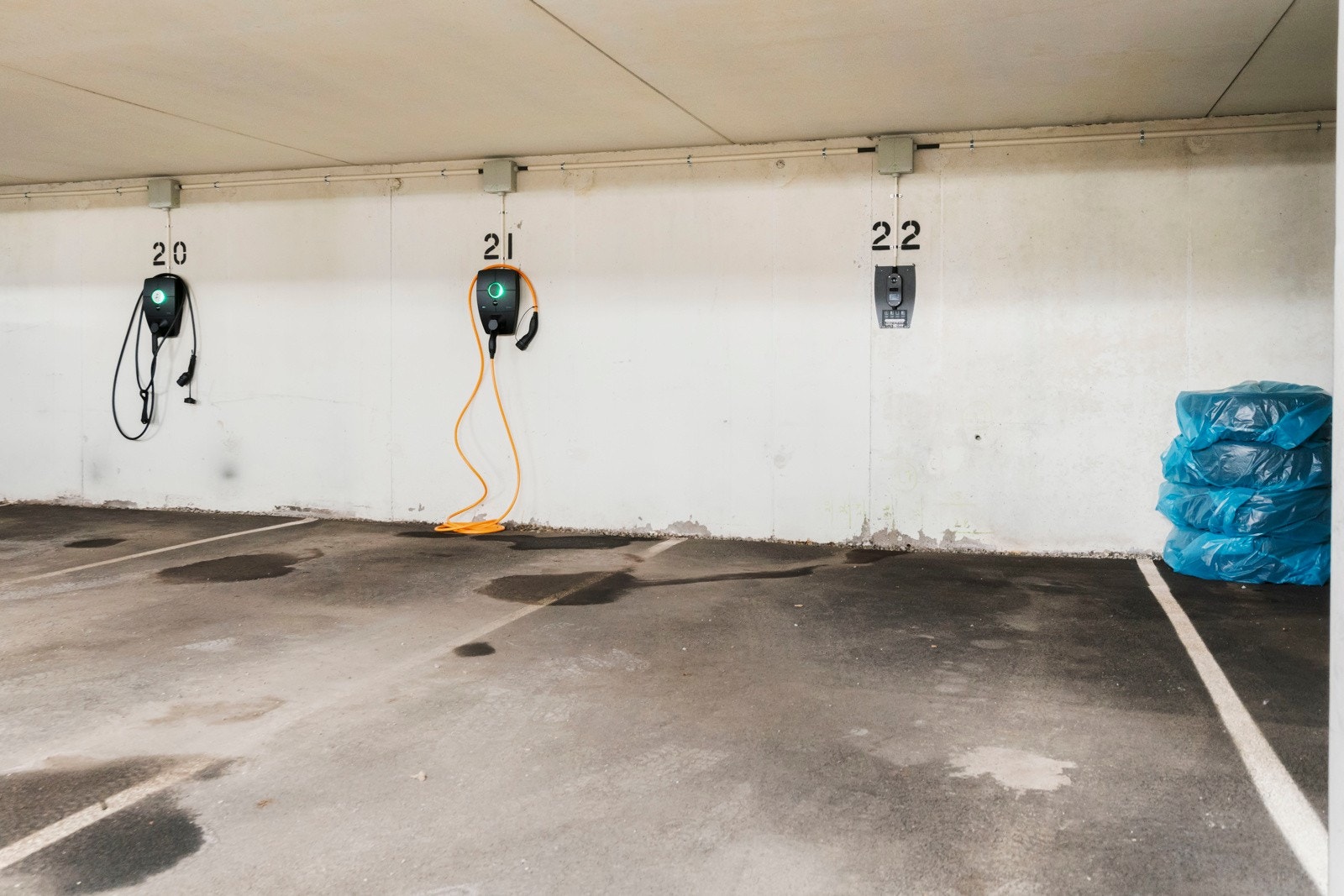Leiligheten disponerer en ekstern bod og egen garasjeplass i kjeller med muligheter for å installere el-billader. Galleribilde